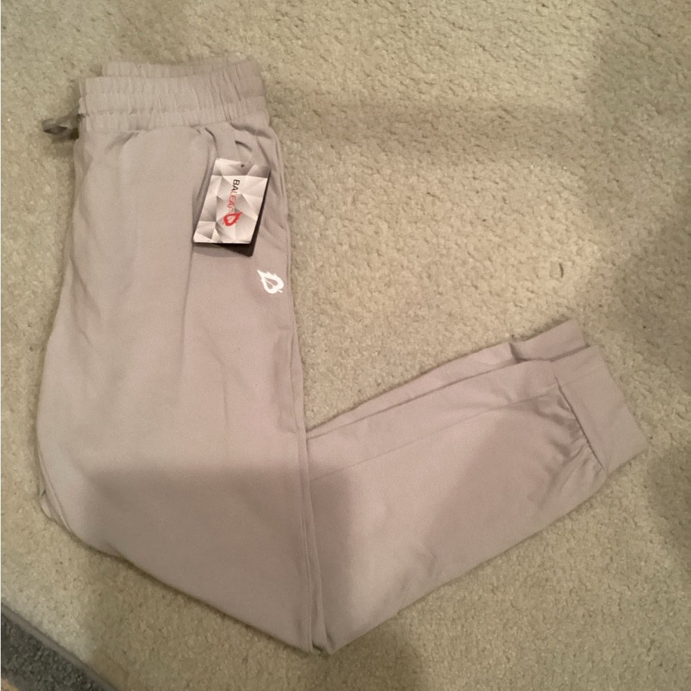 Beleaf Cement Gray Jogger Pants *M*New with tags